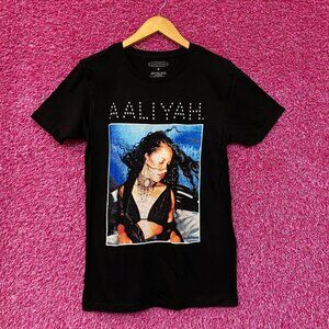 Aaliyah RNB 90s Retro Style Tshirt size Small